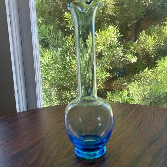 Vintage Light Blue Glass Bud Vase with Scalloped Edge – Delicate & Elegant - Picture 1 of 10